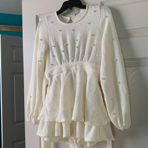 Fashion Nova white pearl romper!🤍